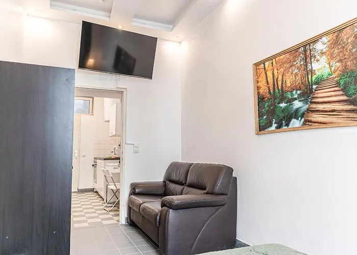 Welcoming 1Br Apt- Near U6 Station Am Schoepfwerk