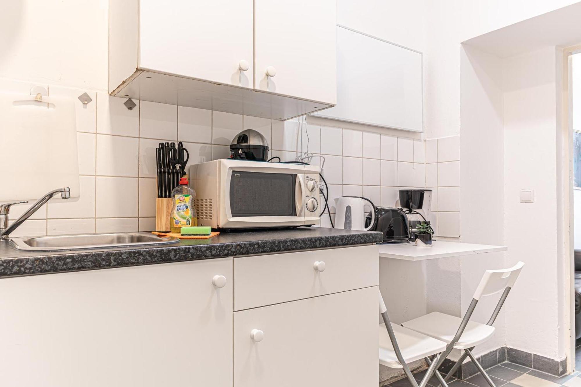 Apartment Welcoming 1br Apt- Near U6 Station Am Schoepfwerk *